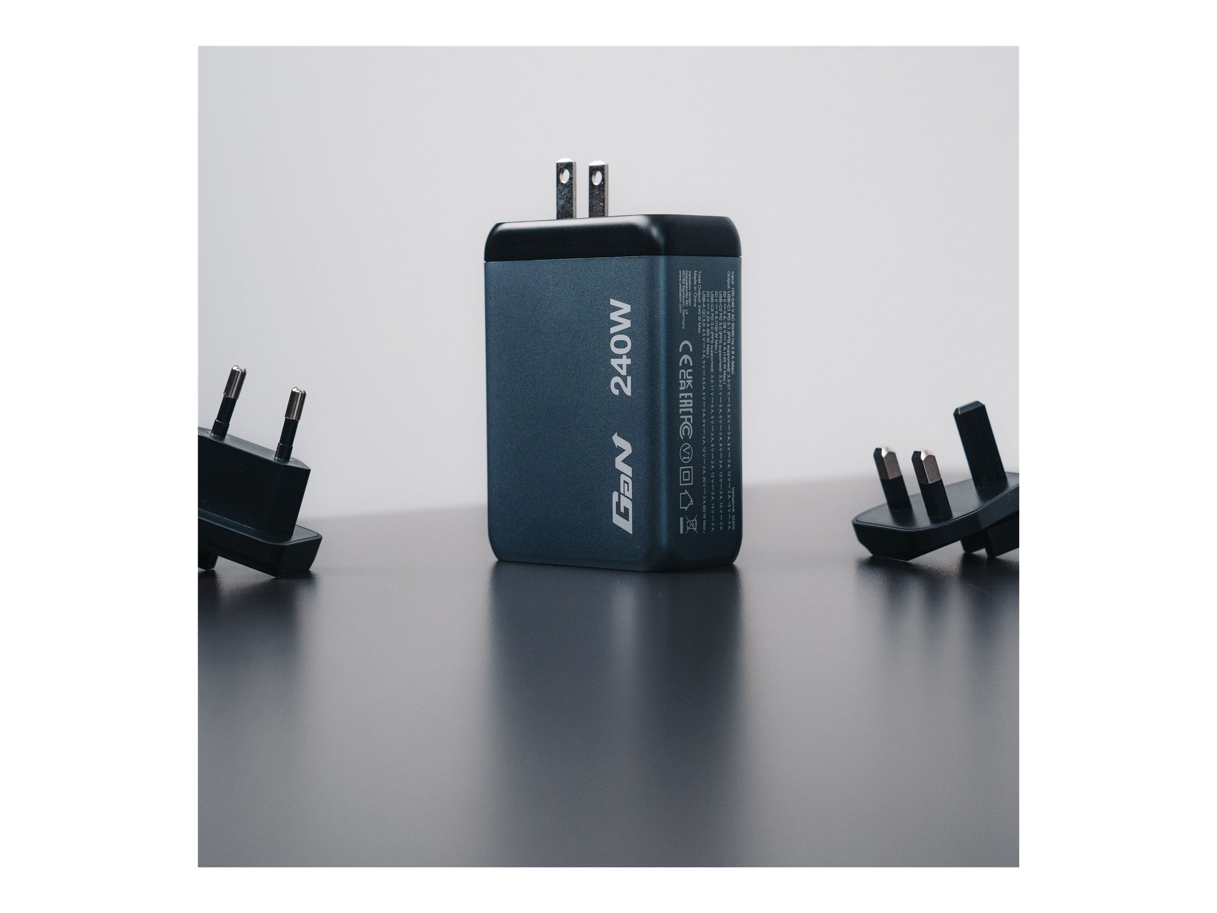 Verbatim Netzteil - GaN - 240 Watt - 5 A - Power Delivery 3.1, QC 3.0, PD 3.0, PD/PPS - 4 Ausgabeanschlussstellen (3 x USB-C, USB Typ A)